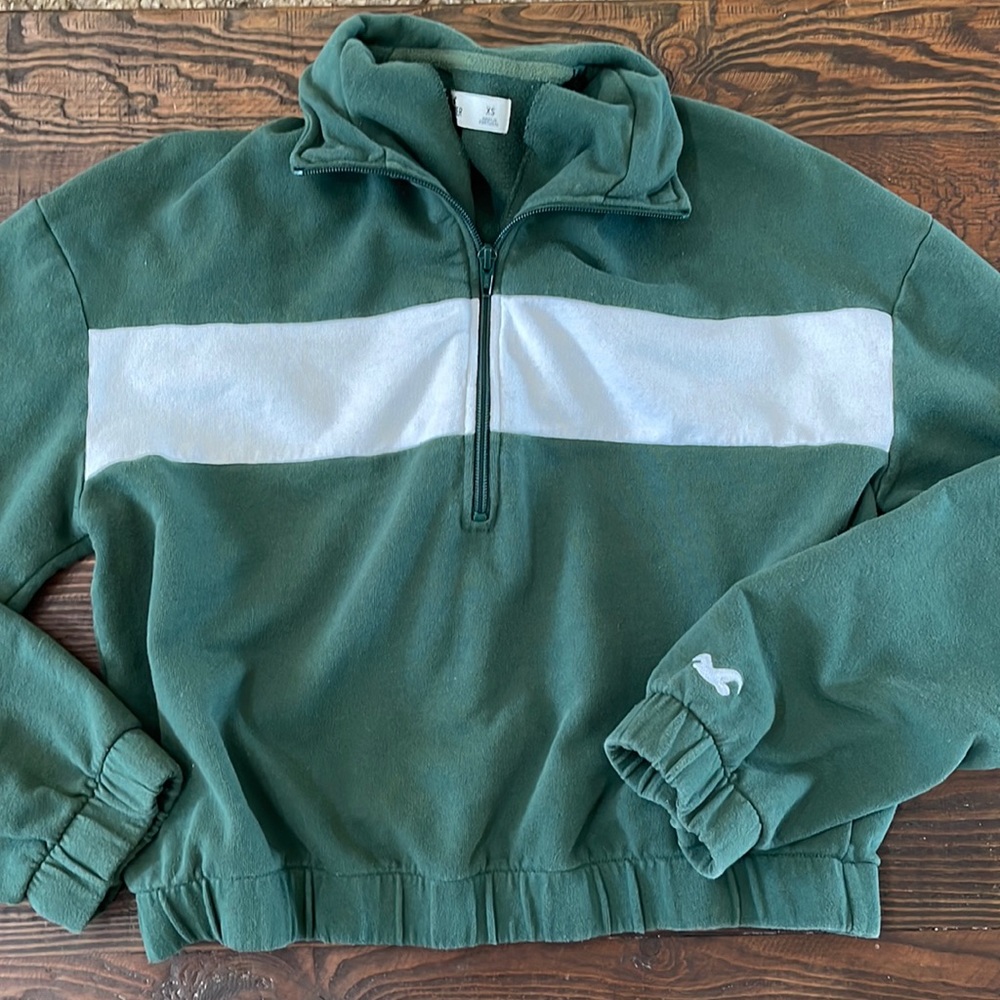 Hollister green cropped quarter zip jacket